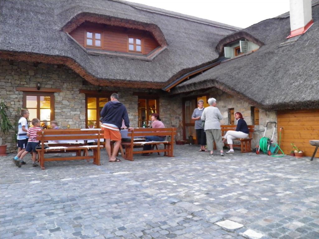 Juhfark Fogadó és Borház Balatoncsicso Esterno foto